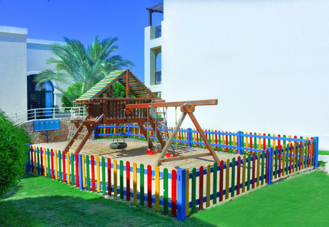 Jaz Mirabel Resort Šarm aš-Šajch Exteriér fotografie Playground at the school